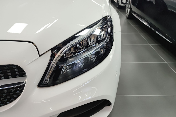 奔驰C级(进口) 2020款 改款 C 260 旅行轿车局部细节36