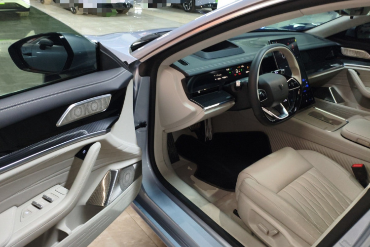 哪吒汽车 哪吒S猎装 2024款 增程300 标准版中控内饰20