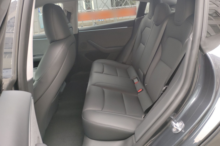特斯拉 Model 3 2025款 后轮驱动版中控内饰7004