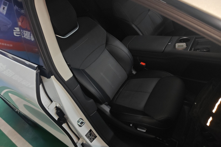 小鹏G6 2023款 580 长续航 Max局部细节41