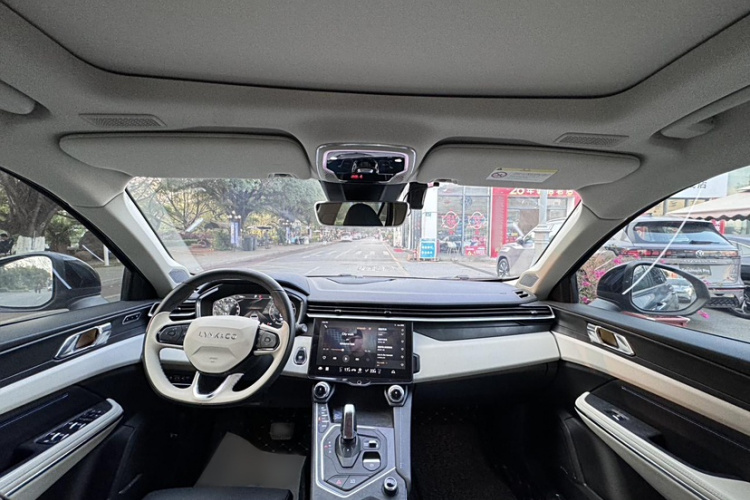 领克01 2021款 2.0TD 两驱耀Pro中控内饰7013