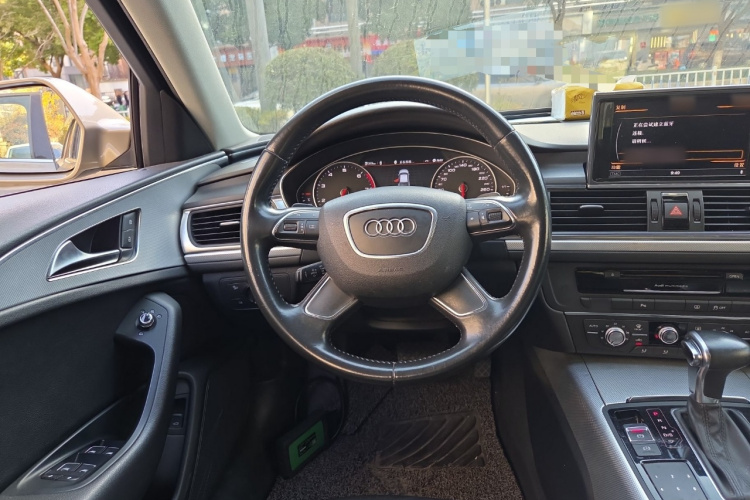 奥迪A6L 2012款 TFSI 标准型中控内饰13