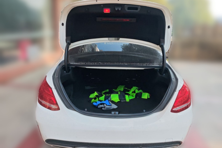 奔驰C级 2017款 C 200 L 运动版局部细节23