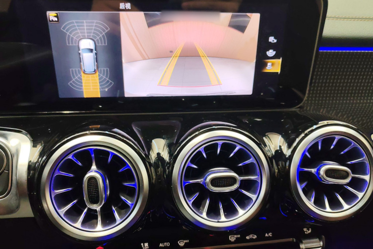 奔驰GLB 2020款 改款 GLB 200 时尚型局部细节9001