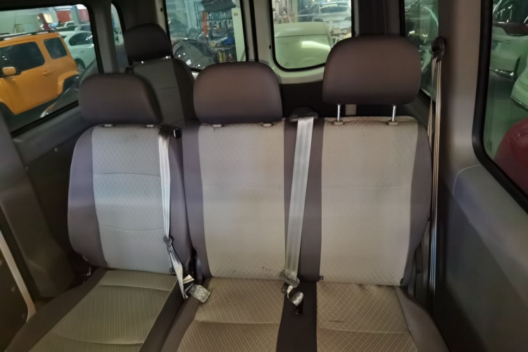 江汽集团 星锐 2022款 2.0T节油王PLUS快运版中轴5-6座HFC4DB3-2E4中控内饰7004