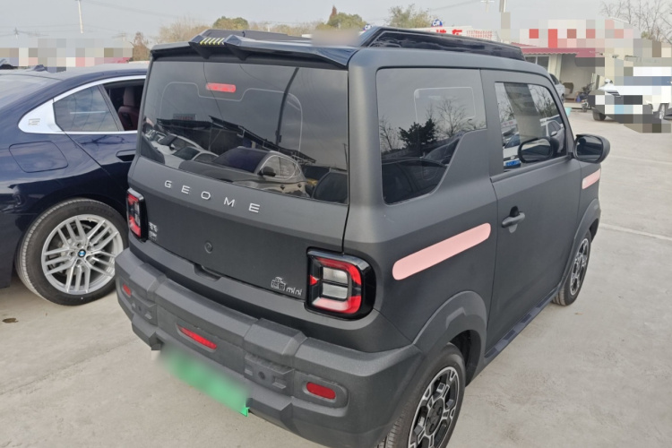 吉利银河 2025款 210km 熊猫骑士车身外观7