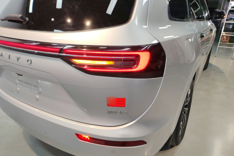 鸿蒙智行 问界M7 2024款 1.5T 后驱Plus版 5座车身外观6006