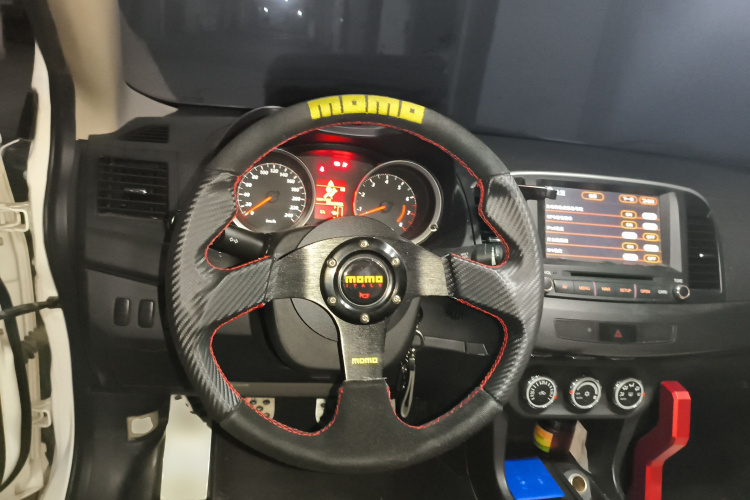 三菱 翼神 2012款 时尚版 1.8L 手动舒适型中控内饰13