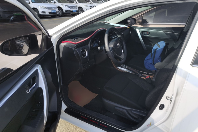 丰田 卡罗拉 2017款 改款 1.2T S-CVT GL-i中控内饰20