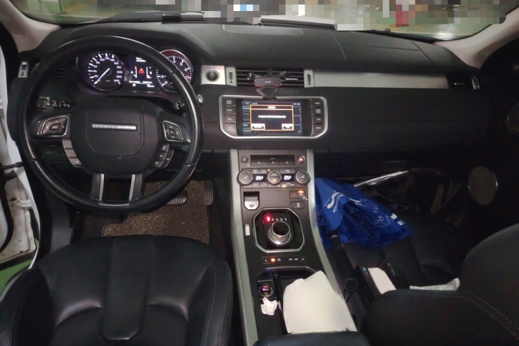 路虎 揽胜极光 2015款 2.0T 五门智耀版中控内饰7002