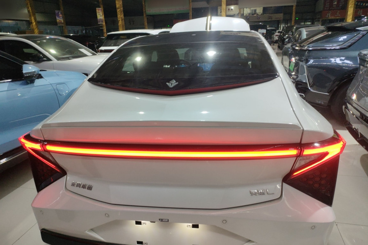 灵悉L 2025款 头号玩家版+超级加倍选装包车身外观6