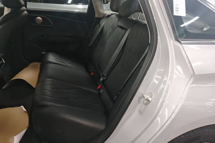 奇瑞 风云A8L 2025款 1.5TGDI 145km 豪华型中控内饰21