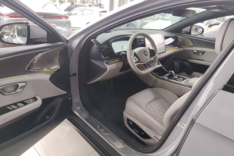 比亚迪 汉 2025款 EV 701KM激光雷达智驾型中控内饰20