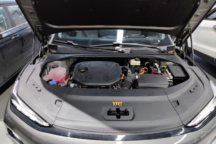 吉利银河 银河星耀8 2025款 130km EM-i 尊享版机舱底盘24