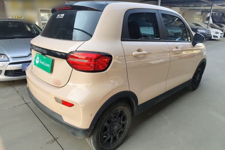 零跑汽车 零跑T03 2023款 403智享版车身外观7