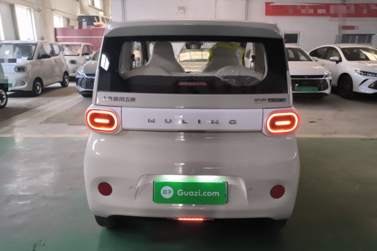 五菱汽车 宏光MINIEV 2024款 第三代 215km 青春版车身外观6