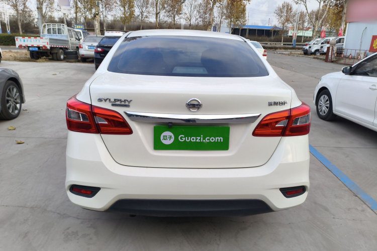 日产 轩逸 2024款 经典 1.6XE CVT舒适版车身外观6