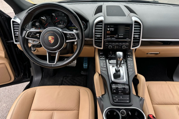 保时捷 2015款 Cayenne 3.0T中控内饰7002
