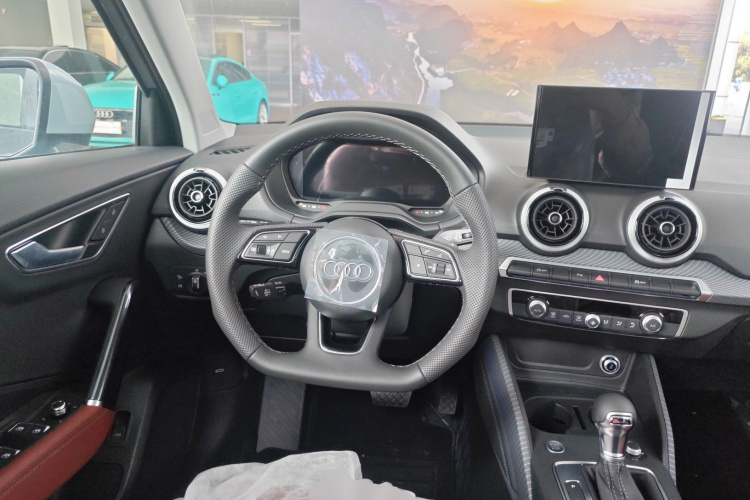奥迪Q2L 2025款 35TFSI 时尚动感型中控内饰13