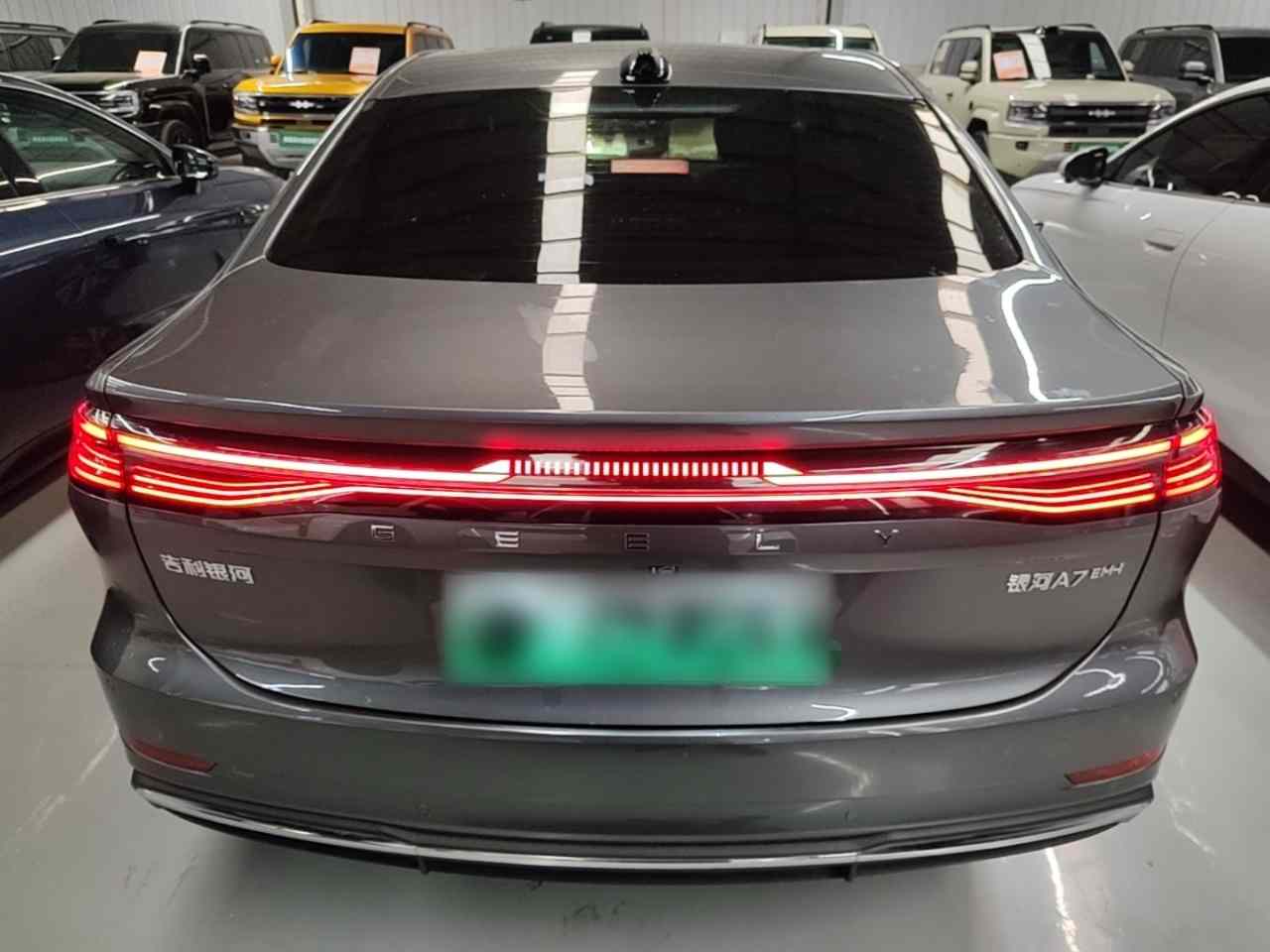 吉利银河 银河A7 2025款 EM-i 150km 探索+版(3)