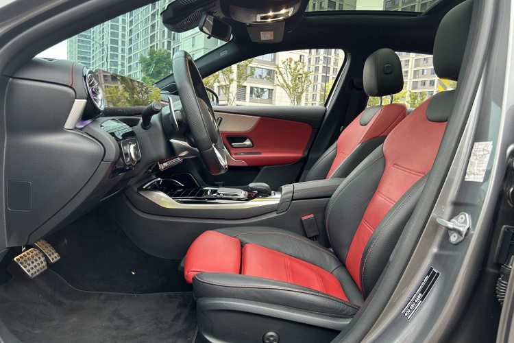 奔驰A级AMG 2022款 AMG A 35 L 4MATIC中控内饰7015
