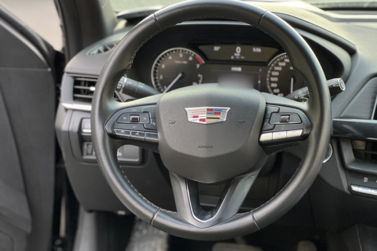 凯迪拉克CT4 2022款 28T 豪华型中控内饰7004