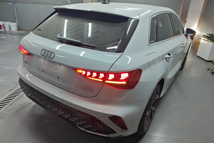 奥迪A3 2025款 Sportback 35TFSI 飞驰尊享型车身外观7