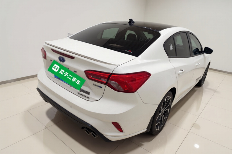 福特 福克斯 2021款 三厢 EcoBoost 180 自动ST Line车身外观7