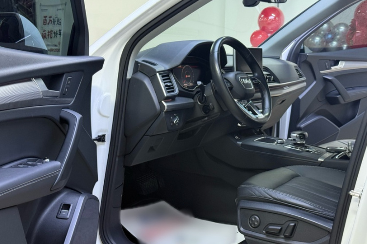 奥迪Q5L 2020款 改款 40 TFSI 荣享时尚型中控内饰7002