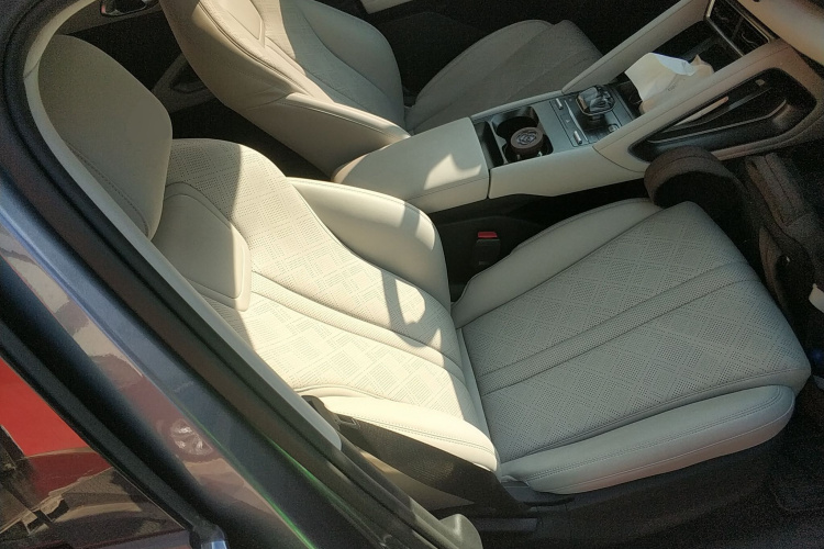 比亚迪 元UP 2024款  401KM 活力版局部细节41