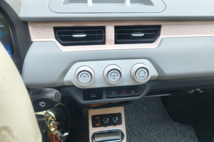 奇瑞 QQ冰淇淋 2022款 120km 甜筒 磷酸铁锂局部细节16