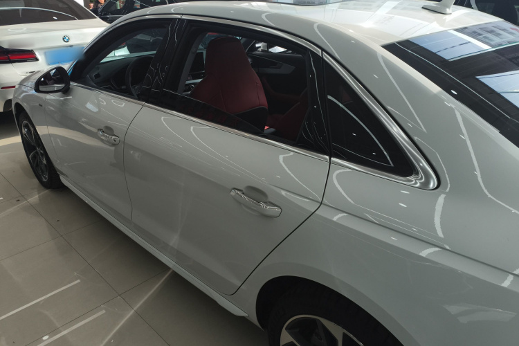 奥迪A4L 2023款 40 TFSI 时尚动感型车身外观4