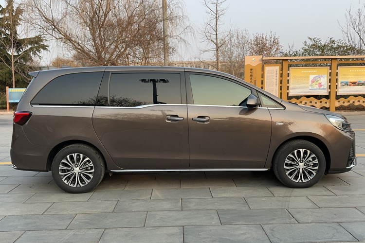 别克GL8 2023款 改款 陆上公务舱 豪华型车身外观6004