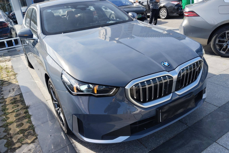 宝马i5 2024款 eDrive 35L 尊享型 豪华套装车身外观6002