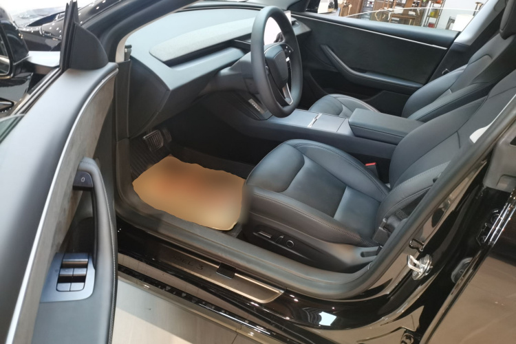 特斯拉 Model 3 2023款 长续航全轮驱动版中控内饰20