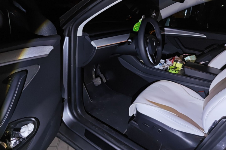 特斯拉 Model Y 2024款 后轮驱动版中控内饰7003