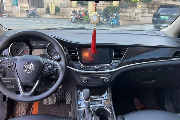 别克 威朗 2019款 三厢 20T 双离合领先型中控内饰7011