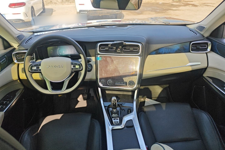 领克01 2017款 2.0T 两驱耀Pro版中控内饰7002