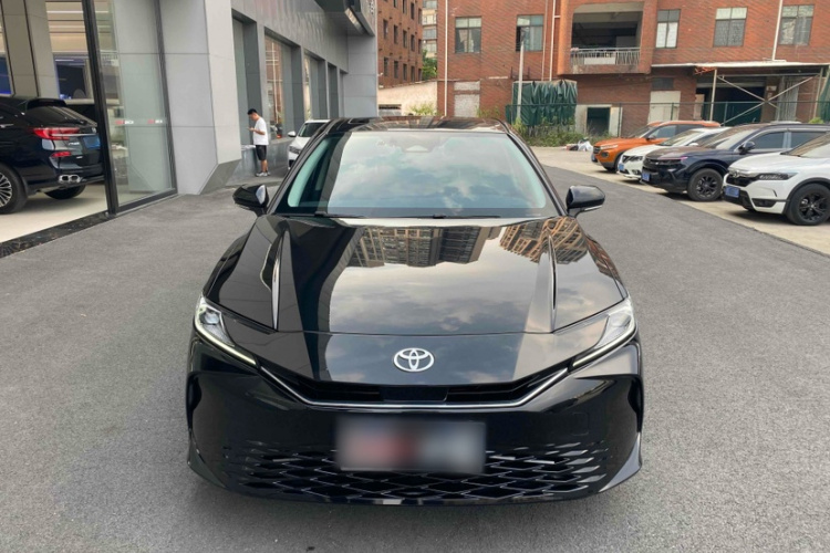 丰田 凯美瑞 2024款 双擎 2.0HGVP 豪华版车身外观6001