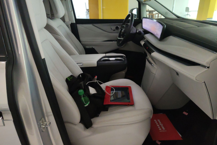 别克GL8新能源 2024款 陆尊 智享版 7座局部细节41