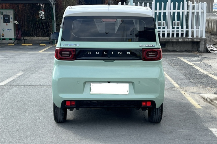 五菱汽车 宏光MINIEV 2022款 马卡龙臻享款 磷酸铁锂车身外观6006