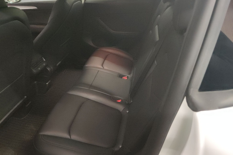 特斯拉 Model Y 2023款 长续航全轮驱动版中控内饰21