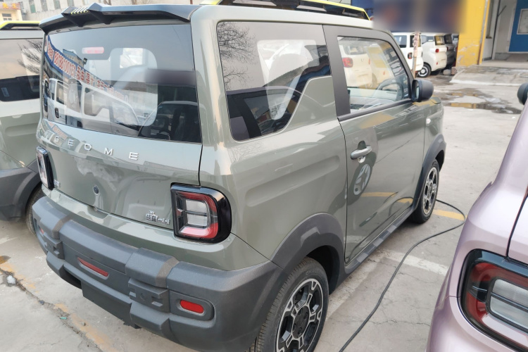 吉利银河 2025款 210km 熊猫骑士车身外观7