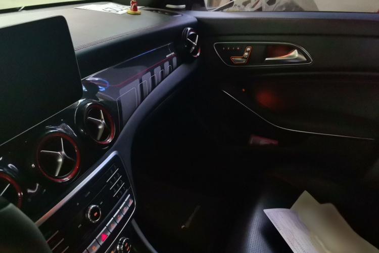 奔驰CLA AMG 2017款 改款 AMG CLA 45 4MATIC中控内饰7002