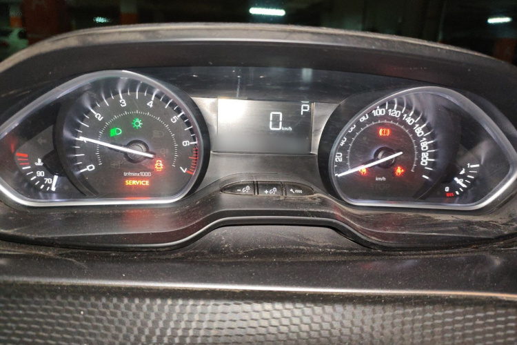 标致2008 2014款 1.6L 自动时尚版局部细节14