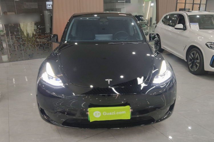 特斯拉 Model Y 2023款 后轮驱动版车身外观2