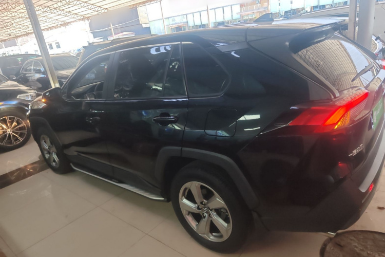 丰田 RAV4荣放 2021款 2.0L CVT两驱风尚版车身外观4