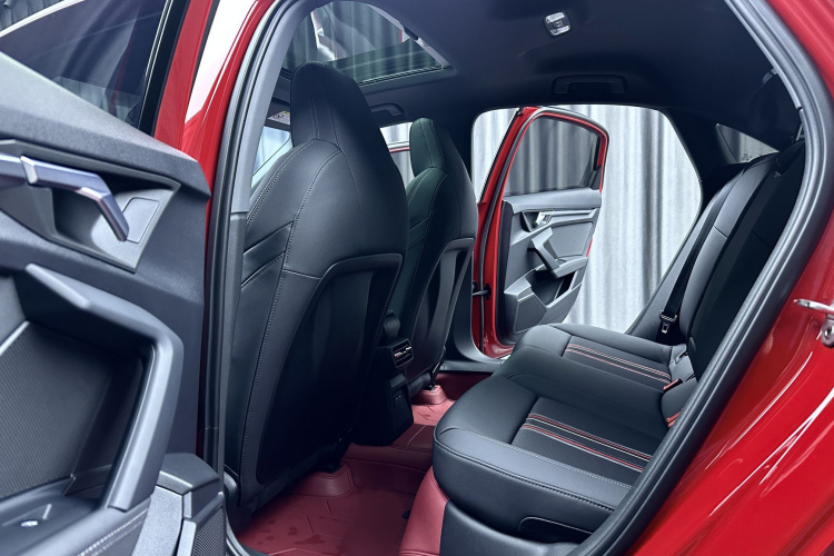 奥迪A3 2023款 改款 A3L Limousine 35 TFSI 时尚运动型中控内饰7005