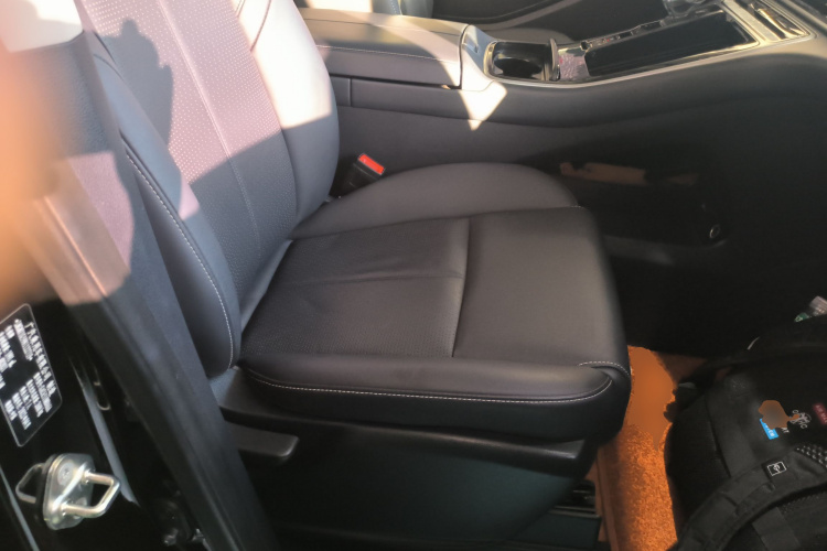 广汽传祺 传祺M8 2021款 大师系列 390T 尊贵版局部细节41