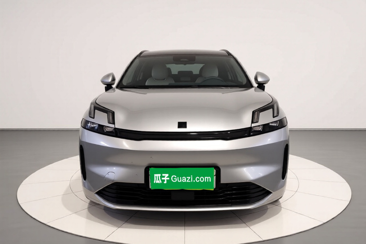 领克08 EM-P 2025款 120km 长续航Pro车身外观2